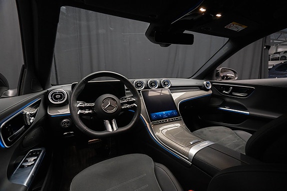 Mercedes-Benz C300 11 of 26