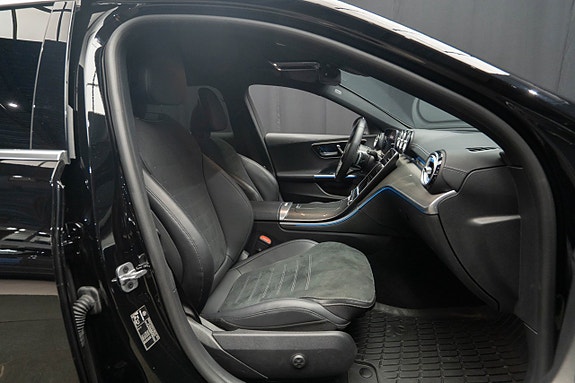 Mercedes-Benz C300 18 of 26