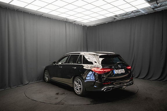 Mercedes-Benz C300 9 of 26