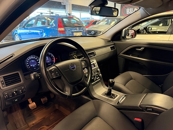 Volvo V70 10 of 24