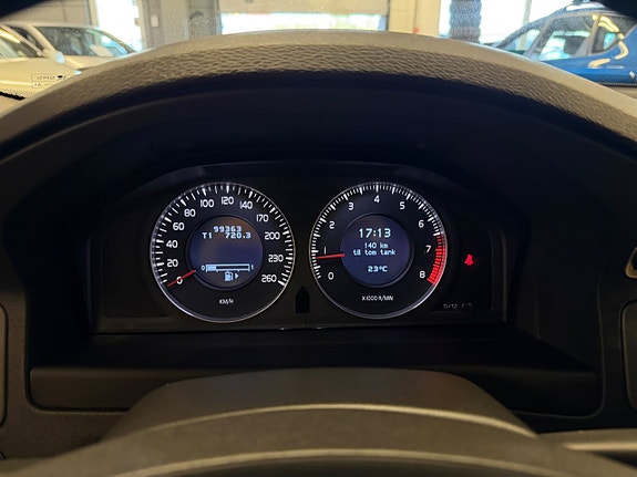 Volvo V70 11 of 24