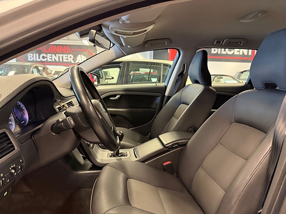 Volvo V70 14 of 24