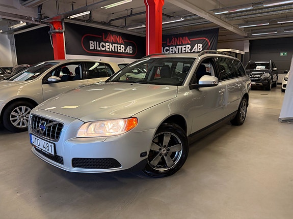 Volvo V70 2 of 24