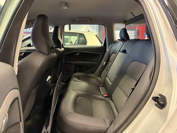 Volvo V70 16 of 24