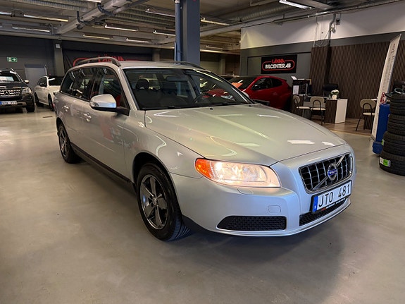 Volvo V70 4 of 24