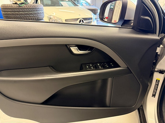 Volvo V70 9 of 24