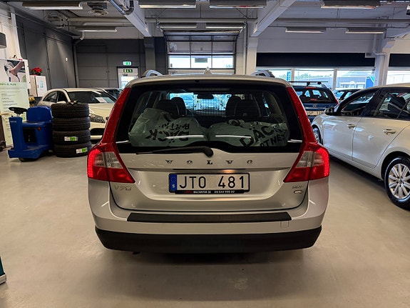 Volvo V70 6 of 24