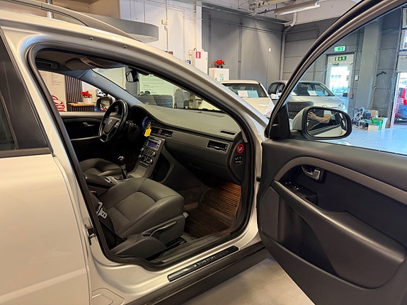 Volvo V70 18 of 24
