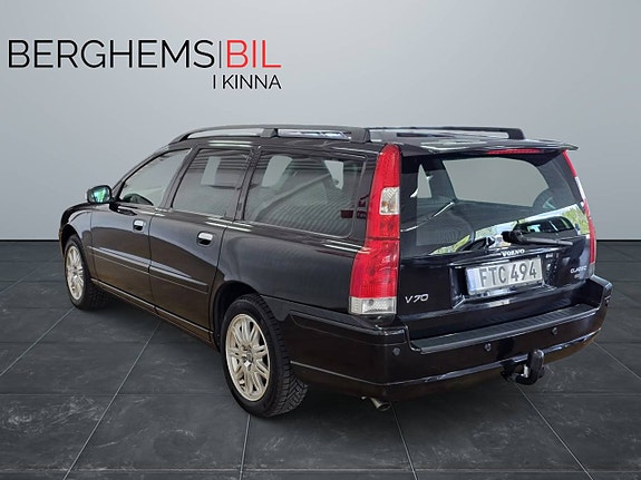 Volvo V70 3 of 5
