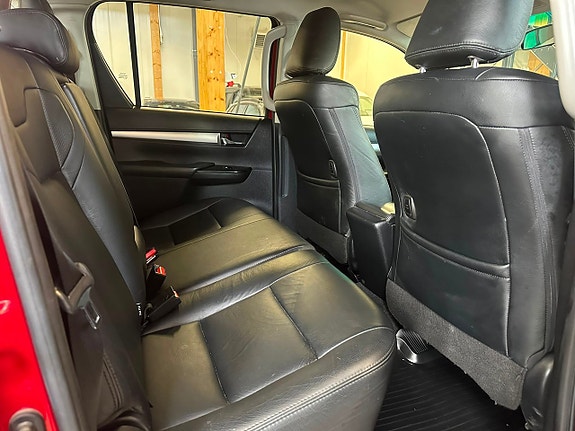 Toyota HiLux 9 of 20