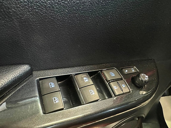 Toyota HiLux 18 of 20