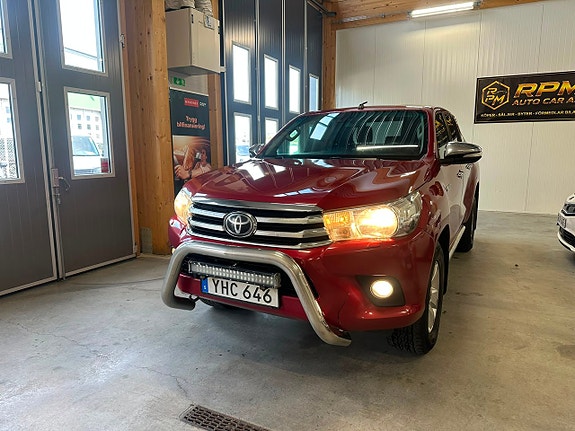 Toyota HiLux 2 of 20