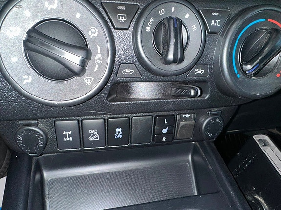 Toyota HiLux 16 of 20