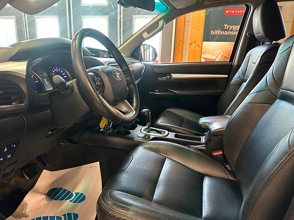 Toyota HiLux 11 of 20