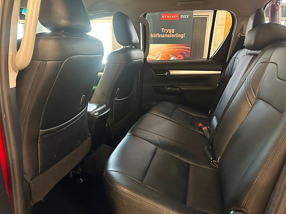 Toyota HiLux 10 of 20