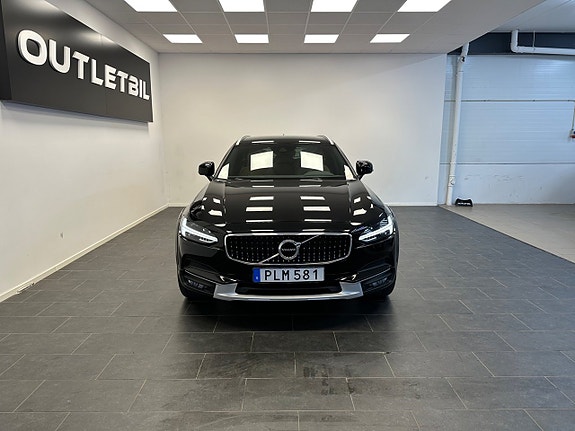 Volvo V90 Cross Country 4 of 5