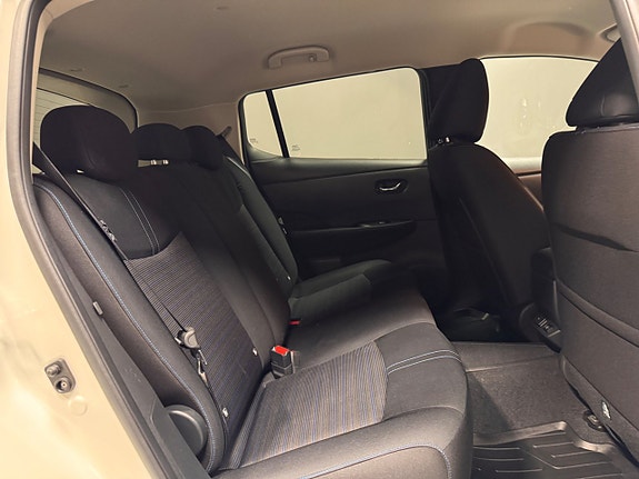 Nissan Leaf 7 of 10