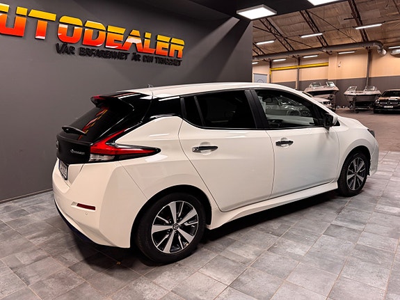 Nissan Leaf 2 of 5