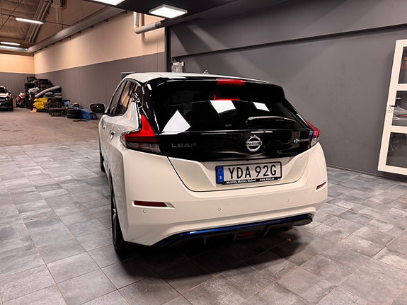 Nissan Leaf 3 of 5
