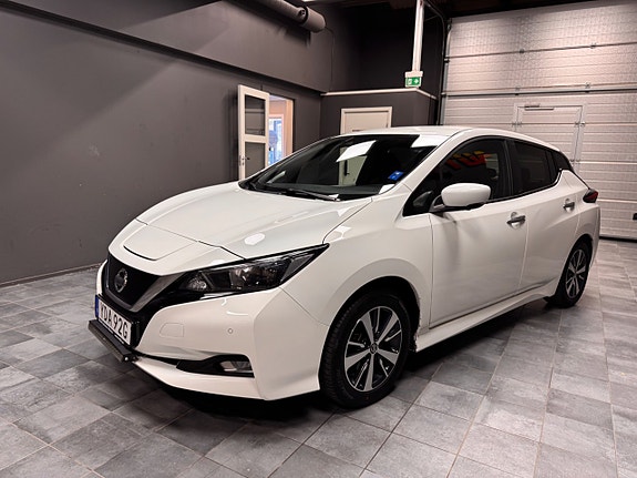 Nissan Leaf 4 of 5