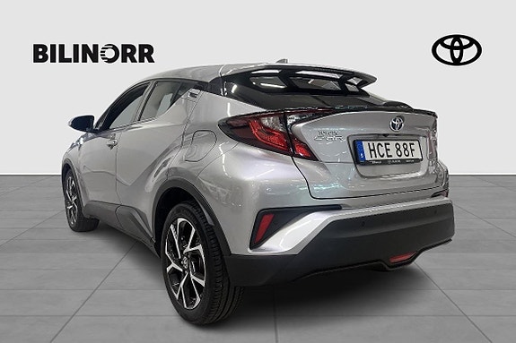 Toyota C-HR 3 of 5