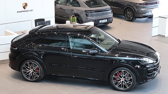 Porsche Cayenne 5 of 5