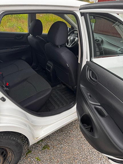 Nissan Pulsar 3 of 5