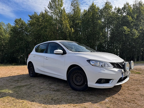 Nissan Pulsar 2 of 5