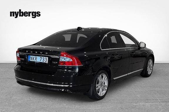 Volvo S80 4 of 5