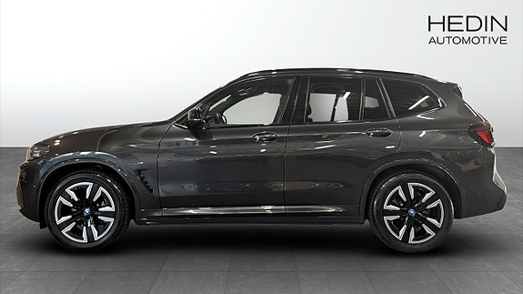 BMW iX3 6 of 15