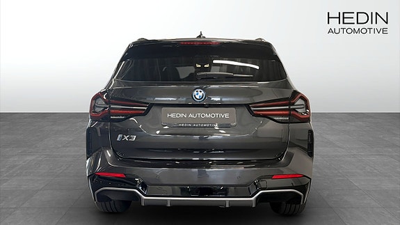 BMW iX3 7 of 15