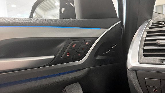BMW iX3 14 of 15
