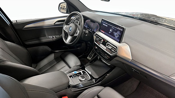 BMW iX3 3 of 15