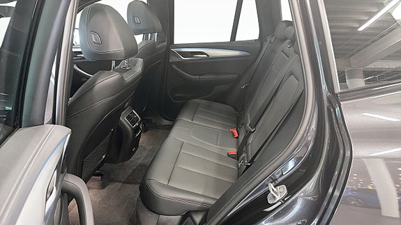 BMW iX3 5 of 15