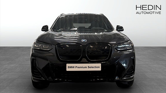 BMW iX3 8 of 15
