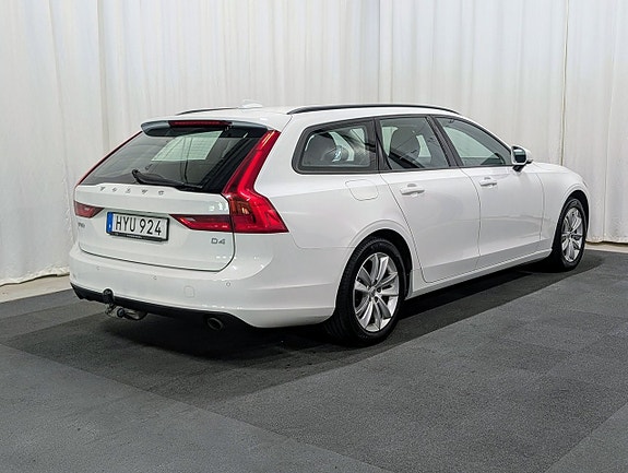 Volvo V90 4 of 15