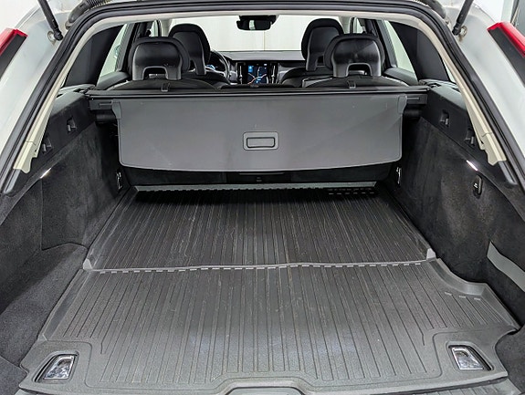 Volvo V90 14 of 15