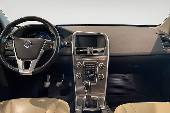 Volvo XC60 2 of 5