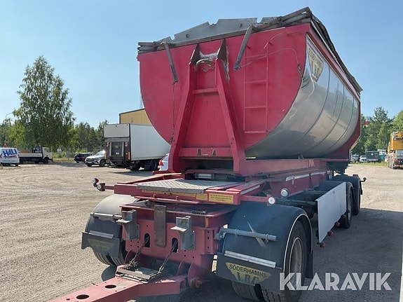 Lastväxlarsläp med asfaltsflak Kilafors