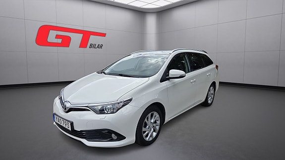 Toyota Auris 3 of 5