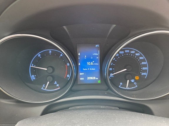 Toyota Auris 17 of 21