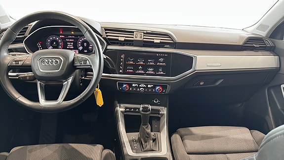Audi Q3 10 of 16