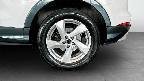 Audi Q3 6 of 16