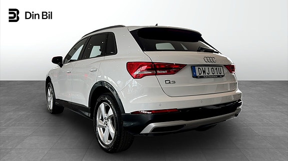 Audi Q3 3 of 5