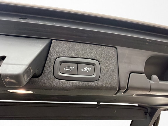 Volvo XC60 11 of 30