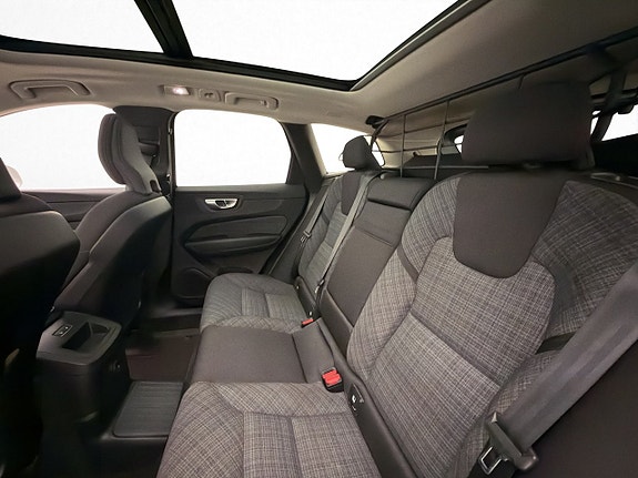 Volvo XC60 25 of 30