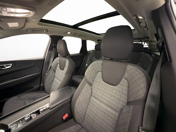 Volvo XC60 15 of 30