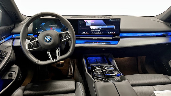BMW 530e 4 of 5