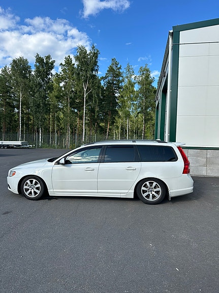 Volvo V70 5 of 5