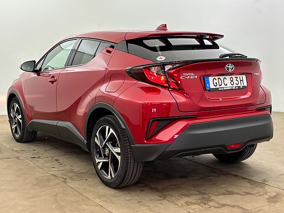 Toyota C-HR 4 of 5